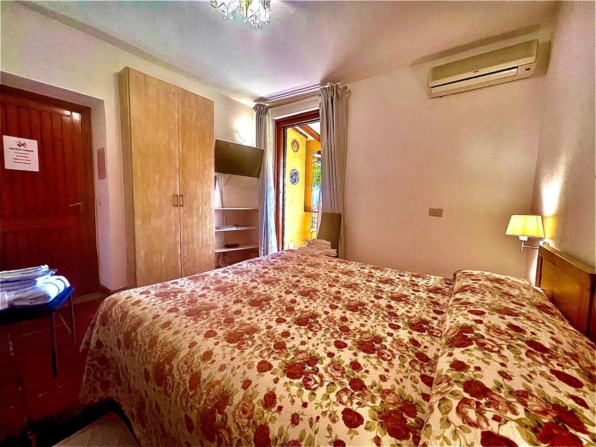 La Chicca Di Francesca Bed & Breakfast Санта Тереза Галура Екстериор снимка
