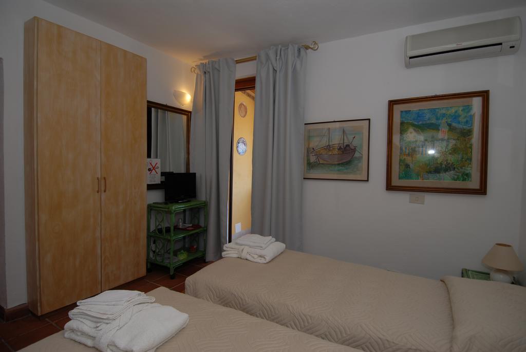 La Chicca Di Francesca Bed & Breakfast Санта Тереза Галура Екстериор снимка